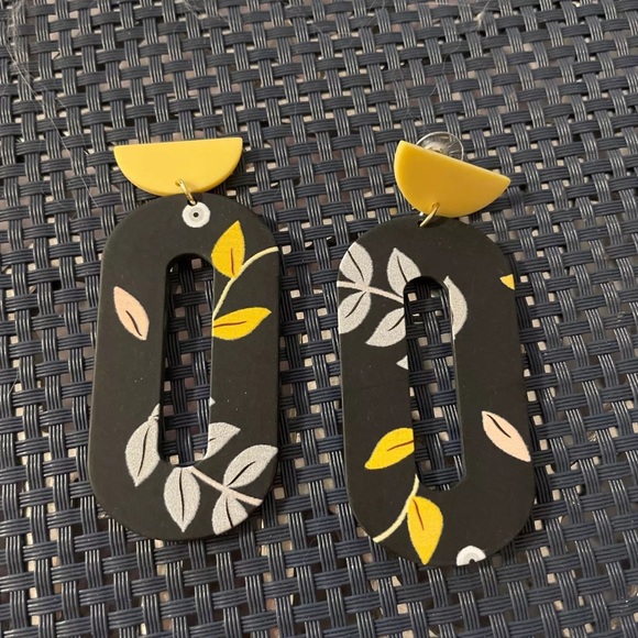 Beautiful hand painted boho earrings - Picture 2 of 2